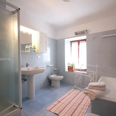 Holiday home Family House Veronica Cadegliano Viconago